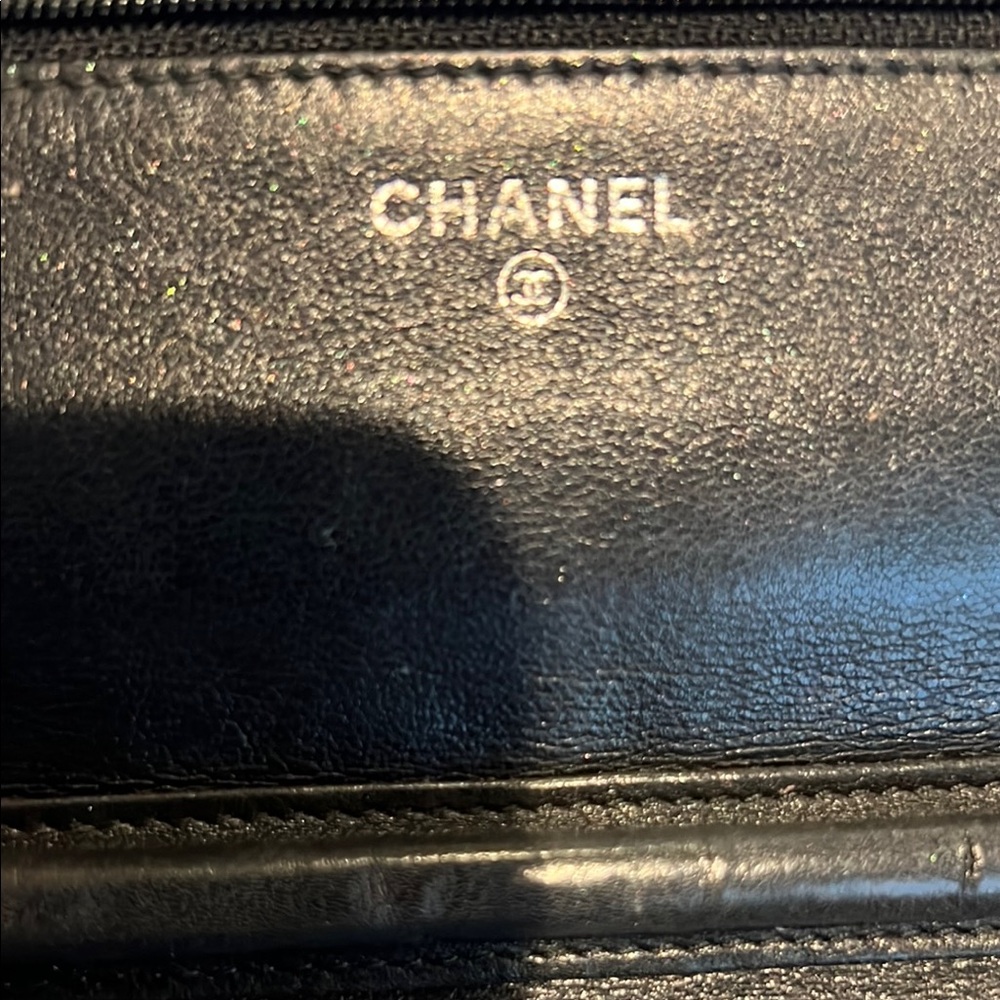 CHANEL Black Crossbody Bag with Iconic CC Logo - Picture 6 of 12